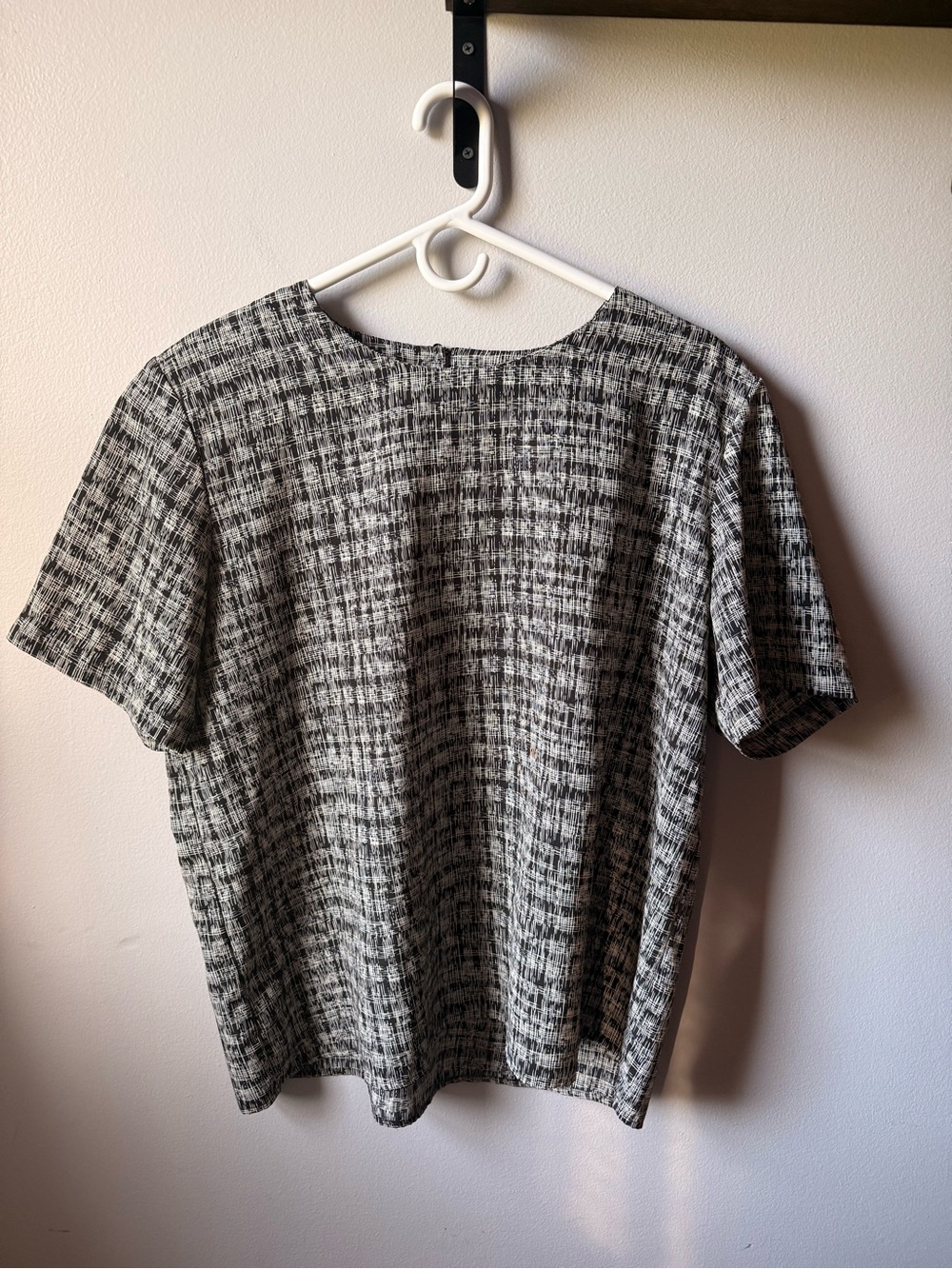 Notations Black & White Abstract Print Blouse – Size XL  work top dressy office